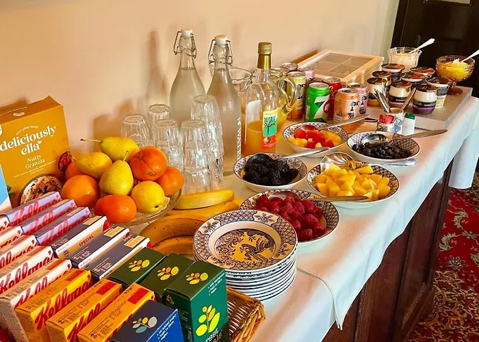 Apartment Scale Hill *