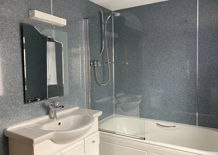 Apartment Scale Hill